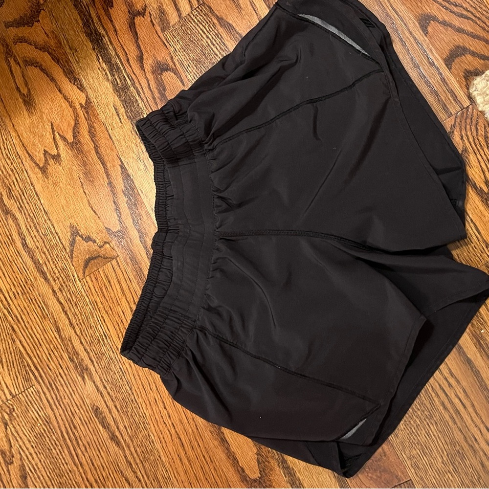 Lululemon Hotty Hot Low-Rise Lined Short 4”